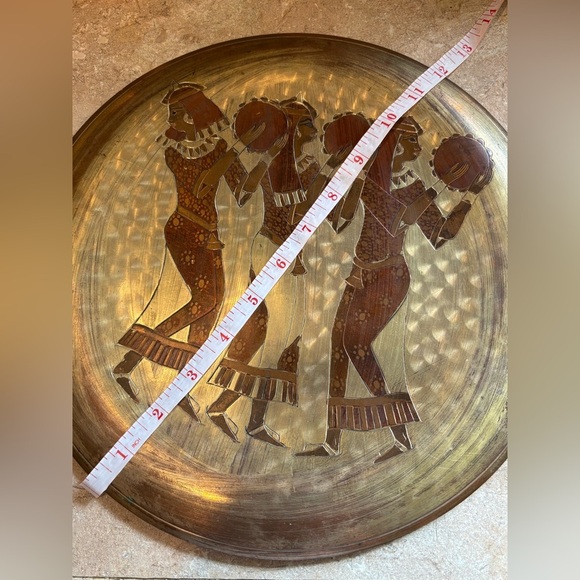 Vintage Hand Etched Copper Wall Hanging Plate Egyptian Harem Women 12” Round - Picture 7 of 7
